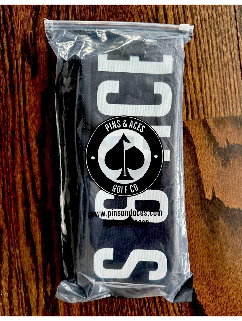Pins & Aces Beer Sleeve Golf Bag Cooler Black 7 Can Insulated Drink Holder NEW